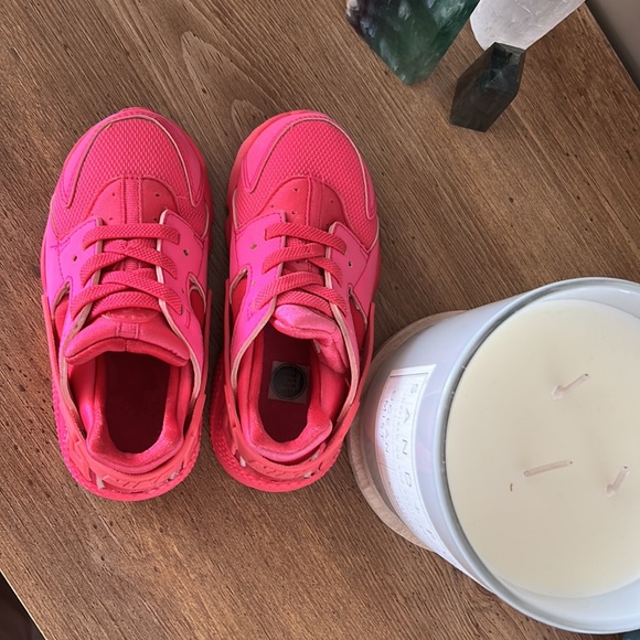 Size 9C Huarache Fushia Pink Toddler Shoe - Picture 5 of 5
